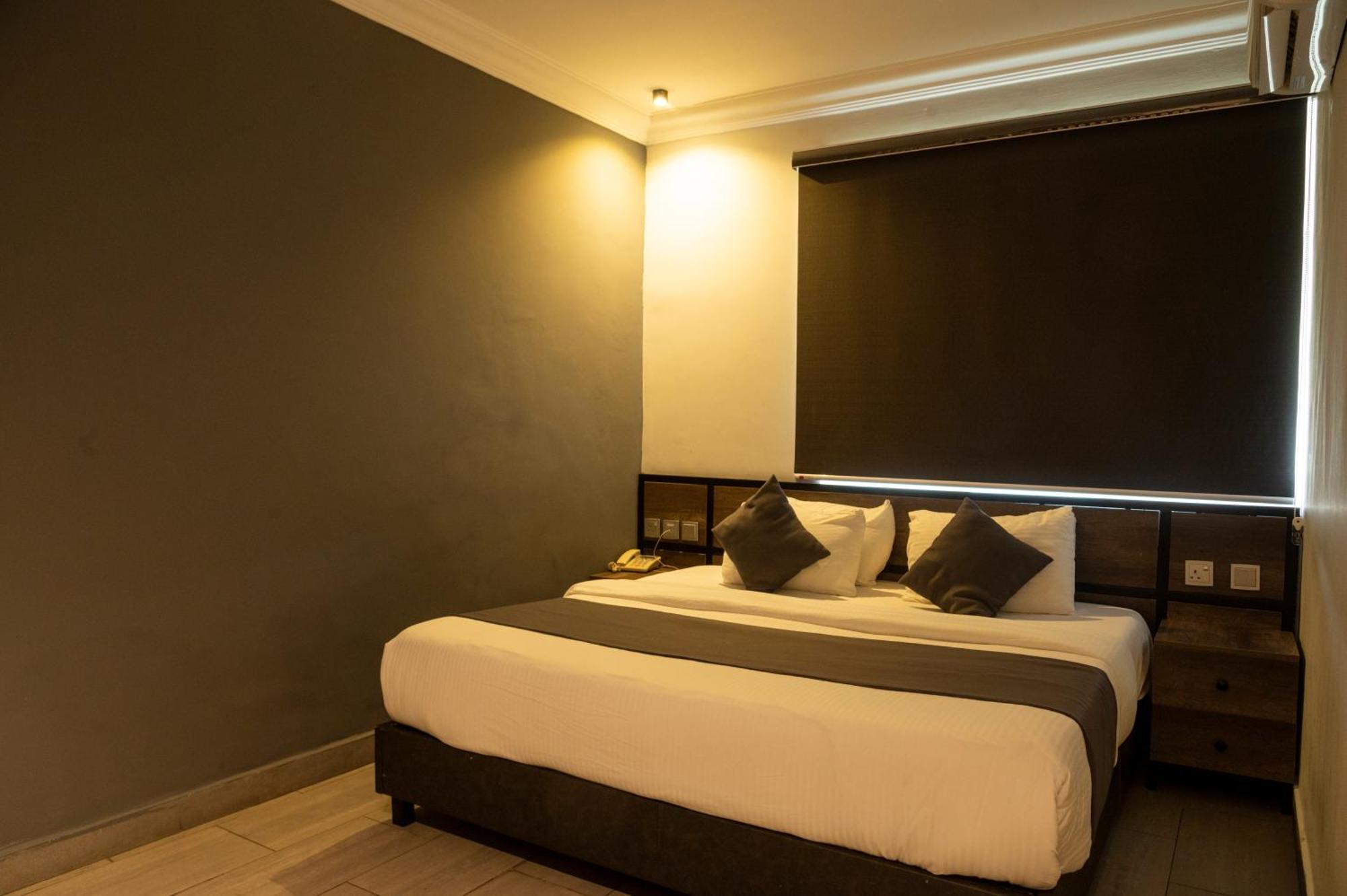 The Blowfish Hotel Lagos Room photo