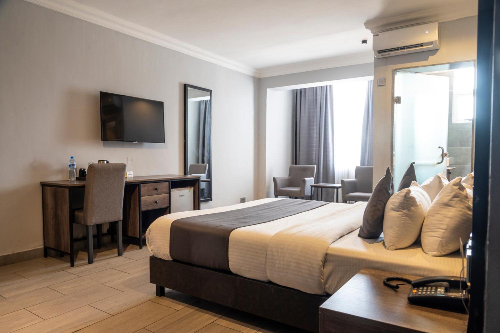 The Blowfish Hotel Lagos Room photo