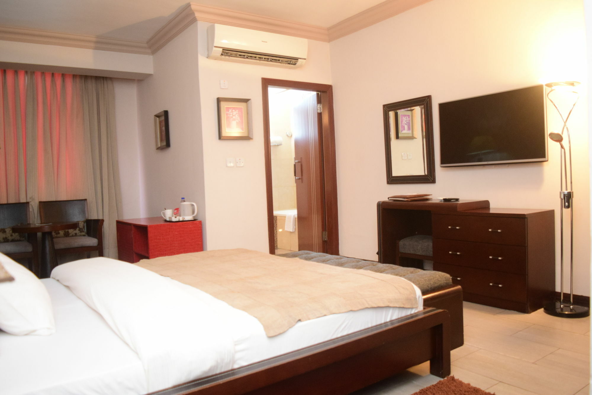 The Blowfish Hotel Lagos Exterior photo